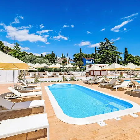 Medena-4 By Interhome Apartamento Trogir